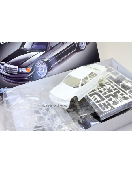 Fujimi 12669 Модель автомобиля Mecreced-Benz 190E 88'