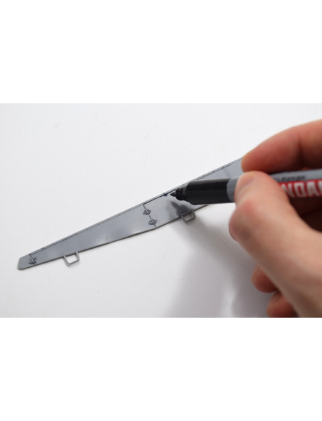 Mr.Hobby GM302 Gundam Marker Extra Fine Dark Grey