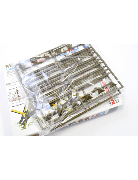 Tamiya 35027 Набір модельних протитанкових барикад Barricade Set