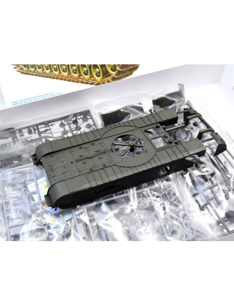 Tamiya 35210 Сборная модель танка Churchill Mk.VII