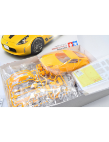 Tamiya 24348 Спортивный автомобиль Nissan 370Z '17 Heritage