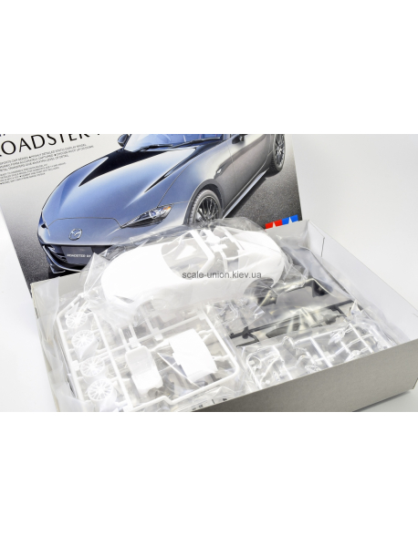Tamiya 24353 Модель автомобиля Mazda MX-5 RF (New Miata)